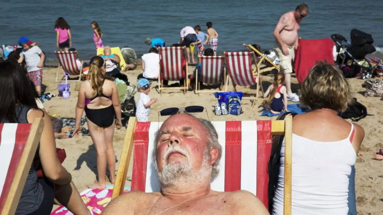 I Am Martin Parr still 5