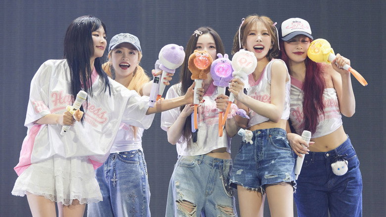 Red Velvet [Happiness Diary : My Dear, ReVe1uv] in Cinemas still 1