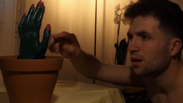 Un Baiseur de plante still 1